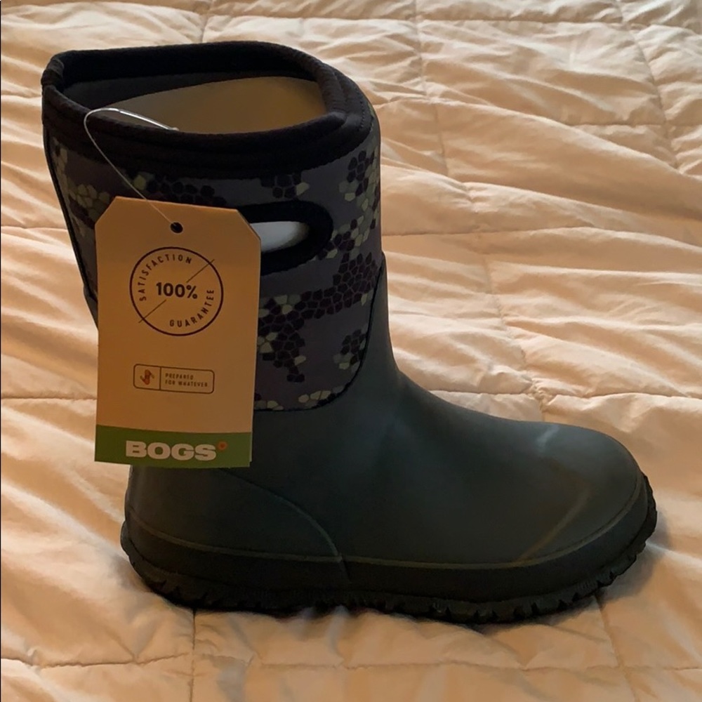 NWT Childrens Bogs